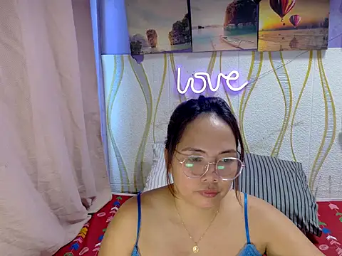 BURBERRY69 online show from 03-17-26, 11:30