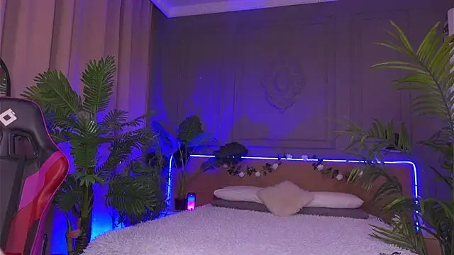 Devilinee online show from 02-25-25, 07:20