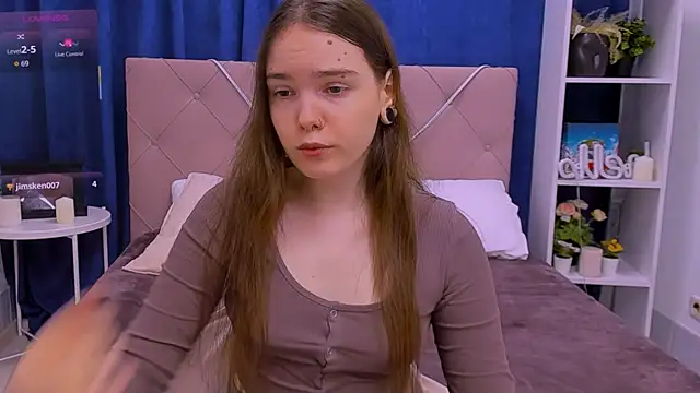 Snapshot of Janie_JJ_Curvie chatting on 01-16-26, 01:31 Janie JJ Curvie online show from 01-16-26, 01:31