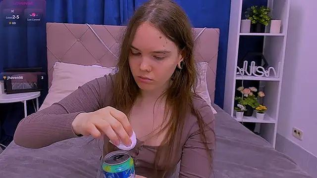 Snapshot of Janie_JJ_Curvie chatting on 02-01-26, 01:15 Janie JJ Curvie online show from 02-01-26, 01:15