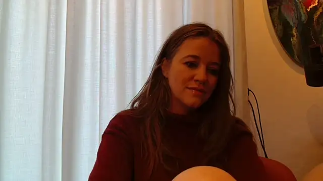 Snapshot of Neonstar chatting on 12-15-24, 10:07 Neonstar online show from 12-15-24, 10:07