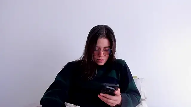 Snapshot of HazelKush chatting on 12-20-25, 02:02 HazelKush online show from 12-20-25, 02:02