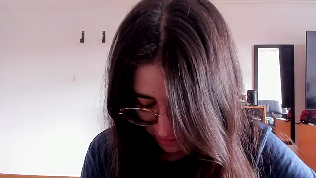 Snapshot of HazelKush chatting on 01-15-26, 02:10 HazelKush online show from 01-15-26, 02:10