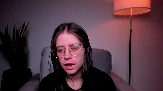 Snapshot of HazelKush chatting on 02-22-26, 10:19 HazelKush online show from 02-22-26, 10:19