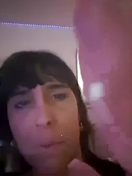 Snapshot of misscectito13 chatting on 06-08-26, 01:33 misscectito13 online show from 06-08-26, 01:33