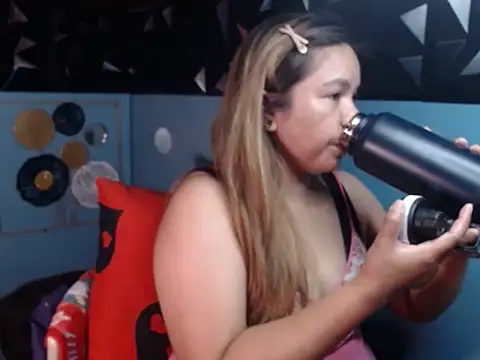 Snapshot of ambersmile chatting on 10-04-25, 01:36 ambersmile online show from 10-04-25, 01:36