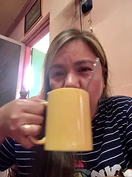 Snapshot of ambersmile chatting on 11-23-25, 01:49 ambersmile online show from 11-23-25, 01:49