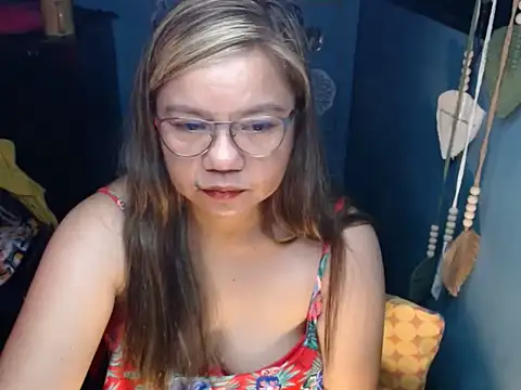 Snapshot of ambersmile chatting on 11-24-25, 08:52 ambersmile online show from 11-24-25, 08:52