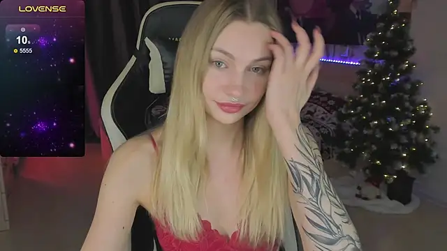 Snapshot of BiMolly chatting on 01-24-25, 01:47 BiMolly online show from 01-24-25, 01:47