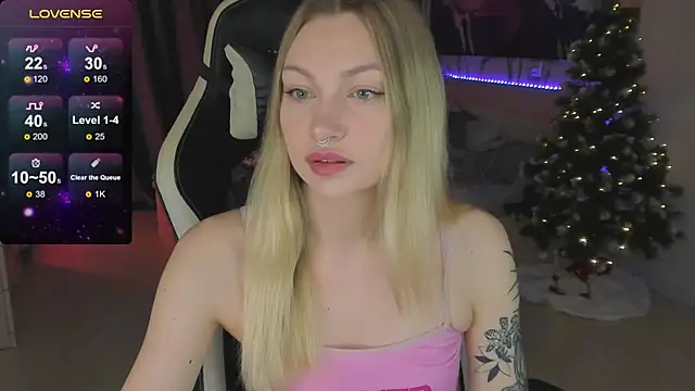 Snapshot of BiMolly chatting on 01-27-25, 11:11 BiMolly online show from 01-27-25, 11:11