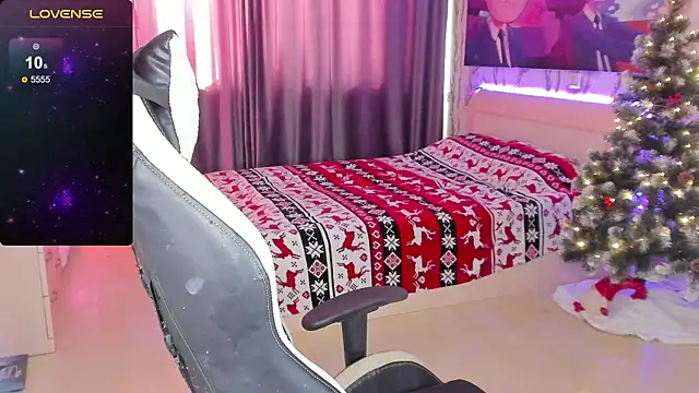 Snapshot of BiMolly chatting on 02-26-25, 10:15 BiMolly online show from 02-26-25, 10:15