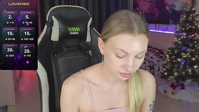 Snapshot of BiMolly chatting on 02-26-25, 07:27 BiMolly online show from 02-26-25, 07:27