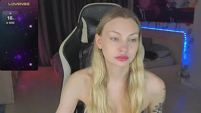 Snapshot of BiMolly chatting on 03-14-25, 05:16 BiMolly online show from 03-14-25, 05:16