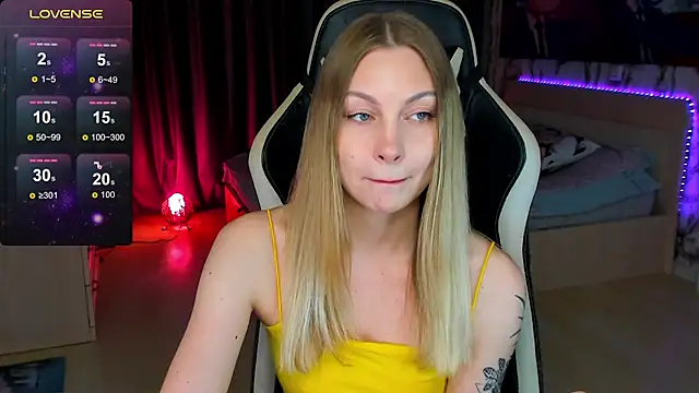 Snapshot of BiMolly chatting on 09-14-25, 09:03 BiMolly online show from 09-14-25, 09:03