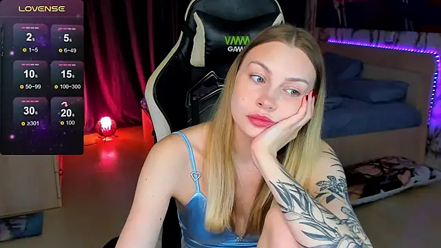 Snapshot of BiMolly chatting on 09-25-25, 07:50 BiMolly online show from 09-25-25, 07:50