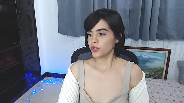 Snapshot of mia_collins_x chatting on 06-08-26, 02:01 mia collins x online show from 06-08-26, 02:01