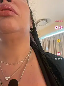 Snapshot of PichyPrettyPussy chatting on 05-24-26, 01:16 PichyPrettyPussy online show from 05-24-26, 01:16