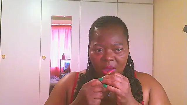 Snapshot of MatureBoobsDiva chatting on 01-02-25, 08:39 MatureBoobsDiva online show from 01-02-25, 08:39