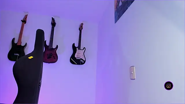 Elle online show from 03-03-25, 01:10