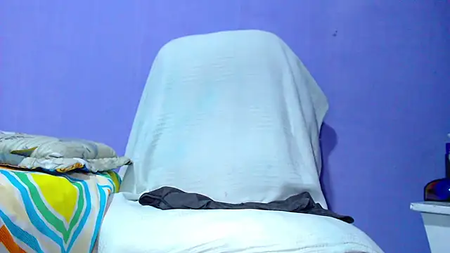 Snapshot of laurensbigcockblack chatting on 03-15-25, 12:25 laurensbigcockblack online show from 03-15-25, 12:25