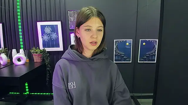 ElizaMild online show from 12-10-24, 07:11