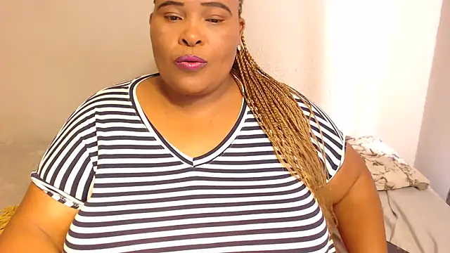 Snapshot of zandile chatting on 01-06-25, 11:18 zandile online show from 01-06-25, 11:18