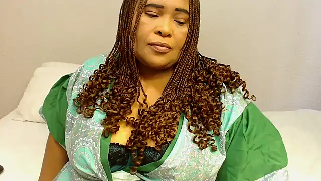 Snapshot of zandile chatting on 10-03-25, 12:13 zandile online show from 10-03-25, 12:13