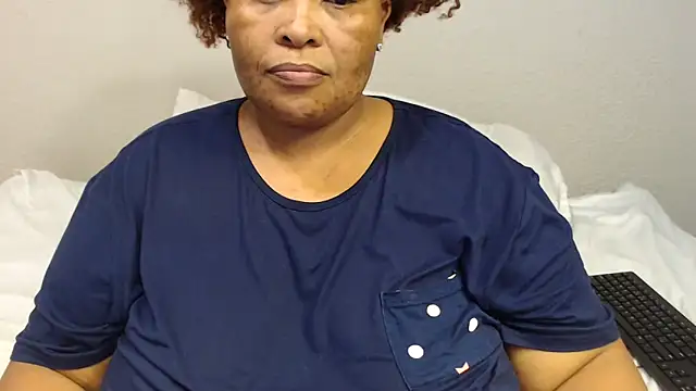 Snapshot of zandile chatting on 11-16-25, 08:14 zandile online show from 11-16-25, 08:14