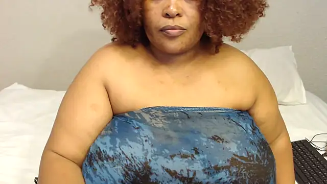 Snapshot of zandile chatting on 11-22-25, 09:47 zandile online show from 11-22-25, 09:47