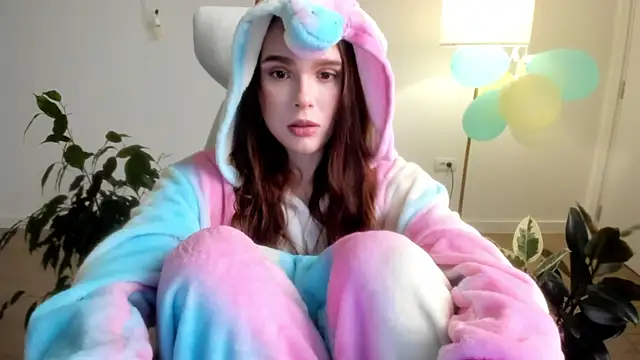 Snapshot of Pokemeboy chatting on 12-19-25, 04:47 Pokemeboy online show from 12-19-25, 04:47