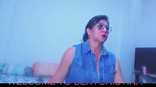 Snapshot of sexycristina_2 chatting on 11-28-25, 01:58 sexycristina 2 online show from 11-28-25, 01:58