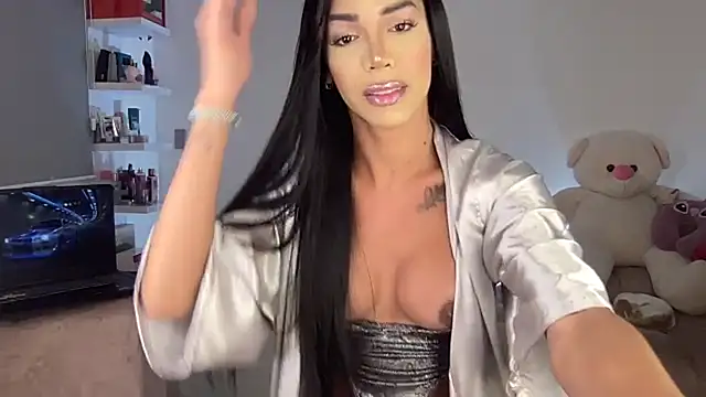 Snapshot of Michell_simons chatting on 03-11-25, 07:48 Michell simons online show from 03-11-25, 07:48