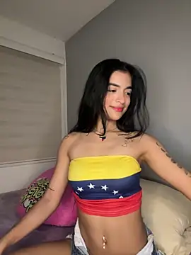 Snapshot of Sammy_pink chatting on 05-19-26, 12:05 Sammy pink online show from 05-19-26, 12:05
