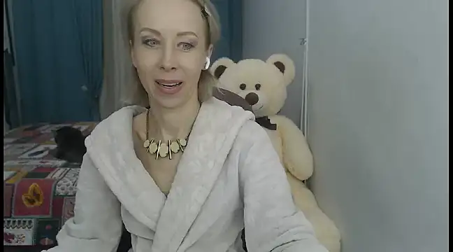 Snapshot of LuxuryNika chatting on 12-23-24, 02:50 LuxuryNika online show from 12-23-24, 02:50