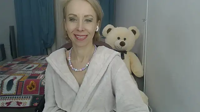 Snapshot of LuxuryNika chatting on 01-20-25, 04:01 LuxuryNika online show from 01-20-25, 04:01