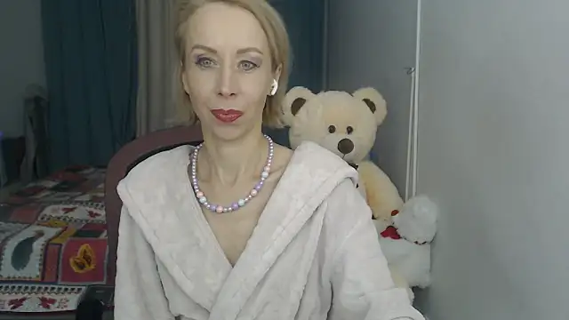 Snapshot of LuxuryNika chatting on 01-21-25, 02:59 LuxuryNika online show from 01-21-25, 02:59
