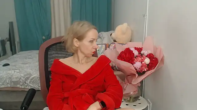 Snapshot of LuxuryNika chatting on 02-01-25, 08:47 LuxuryNika online show from 02-01-25, 08:47