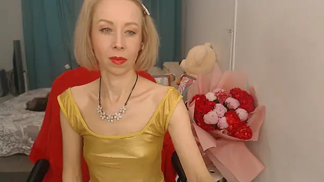 Snapshot of LuxuryNika chatting on 02-03-25, 02:13 LuxuryNika online show from 02-03-25, 02:13
