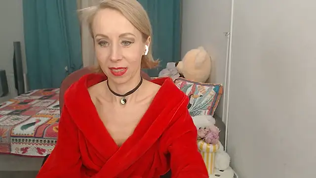 Snapshot of LuxuryNika chatting on 02-09-25, 07:30 LuxuryNika online show from 02-09-25, 07:30