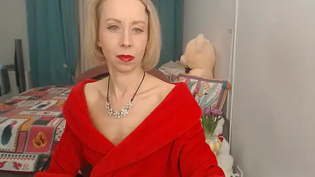 Snapshot of LuxuryNika chatting on 02-15-25, 03:50 LuxuryNika online show from 02-15-25, 03:50