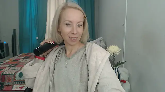 Snapshot of LuxuryNika chatting on 09-29-25, 10:31 LuxuryNika online show from 09-29-25, 10:31