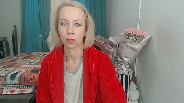 Snapshot of LuxuryNika chatting on 10-08-25, 10:46 LuxuryNika online show from 10-08-25, 10:46