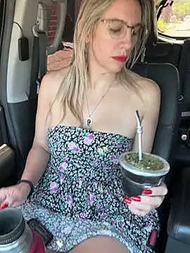 Gatitacarlita online show from 12-29-24, 03:03