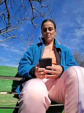 IsabelleCraft online show from 03-07-25, 10:35