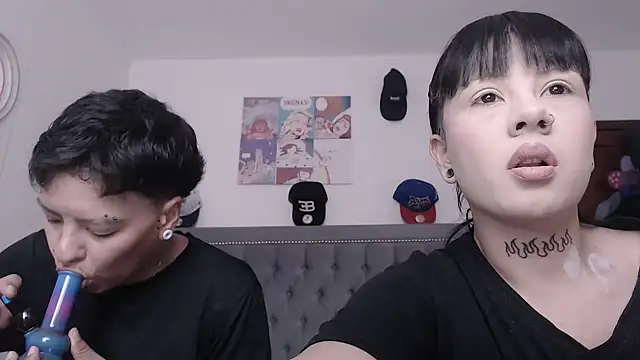 dulce maria x online show from 01-26-25, 06:16