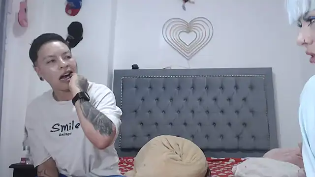 dulce maria x online show from 02-11-26, 10:26