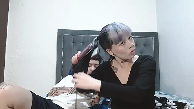 dulce maria x online show from 03-27-26, 01:33