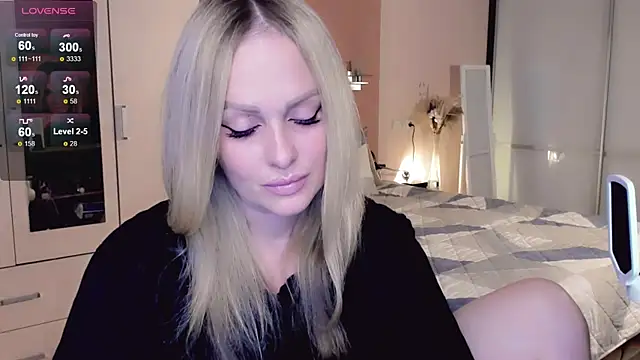 Libby Nora online show from 10-24-25, 01:07