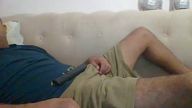 Snapshot of egyman2017 chatting on 12-15-25, 08:13 egyman2017 online show from 12-15-25, 08:13