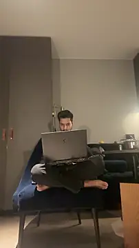 Snapshot of dhruv9413 chatting on 12-03-25, 05:44 dhruv9413 online show from 12-03-25, 05:44